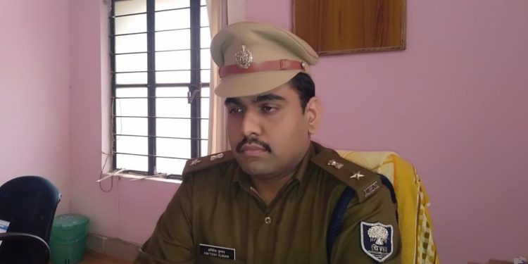 शराब से जुड़ी छोटी मछलियों का शिकार कर सिंकदंर बनने की कोशिश करना छोड़ दें। *विशेष सेल का हो चुका है गठन, संलिप्तता हई अगर उगागर तो जाएंगे सीधे लाल घर:एसपी*