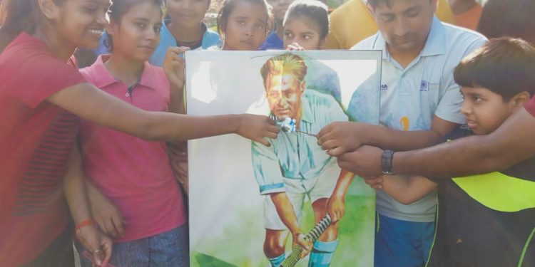 हॉकी एसोसिएशन के सचिव विकास कुमार ने केन्द्र सरकार की बजट को खेल व खिलाड़ियों के लिए बताया धोखा,कहा-बंगाल और असम के मतदाताओं को लुभाने के लिए की गई है कई घोषणाएं।