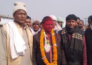 पैक्स चुनाव को लेकर रही गहमा-गहमी,नामांकन प्रक्रिया के दूसरे दिन 6 प्रत्याशियों ने दाखिल किया पर्चा,फूल मालाओं से लाद दिए जाते थे उम्मीदवार*