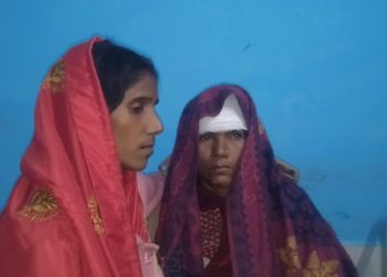 *सड़क की जर्जरता के कारण बुरी तरह जख्मी हुई अधेड़ महिला,राहगीरों ने पहुंचाया अस्पताल*