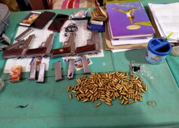 *अबू सलीम सहित तीन बदमाशों को बस स्टैंड से एसटीएफ ने खगड़िया पुलिस के सहयोग से दबोचा,4देशी पिस्टल,199गोली,3मैग्जीन आदि के साथ गिरफ्तार बदमाशों की खंगाली जा रही है कुंडली*