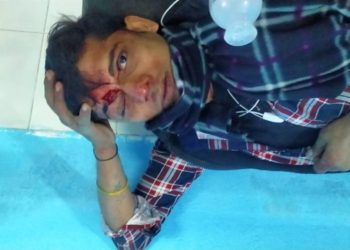 नशे की हालत में बुरी तरह जख्मी हुआ बाइक सवार शराबी युवक,थानाध्यक्ष को सूचना दिए जाने के बाद भी इलाजरत युवक पीएचसी से हुआ फरार,चर्चाओं का बाजार गर्म।।*