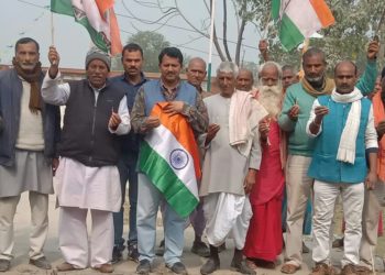 प्रतिरोध मार्च निकालकर सरकार के विरुद्ध निकाली भड़ास,दिल्ली आंदोलन में शहीद हुए किसानों को कैंडिल जलाकर दी गई श्रद्धांजलि।।*