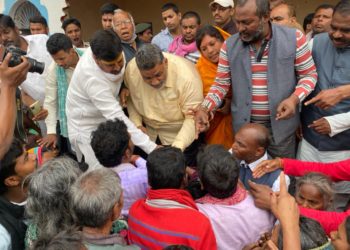 स्कूल की दीवार गिरने के कारण मौत के मुंह में समा चुके छह मजदूरों के परिजनों से मिले पूर्व सांसद सह जाप सुप्रीमो पप्पू यादव,आर्थिक सहयोग करते हुए कहा-किसी भी सूरत में पीड़ित परिवार को न्याय दिला कर रहूंगा।।*