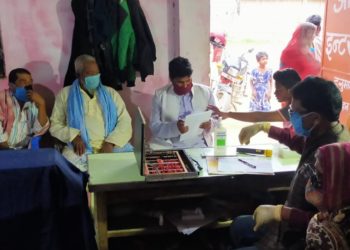 मुफ़्त आंख जांच शिविर का सैकड़ों लाभार्थियों ने उठाया लाभ,आयोजनकर्ता ने जनता को दिया साधुवाद*