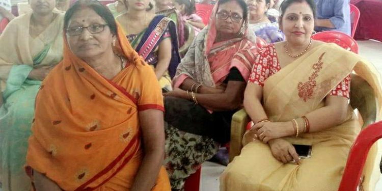 *सुशासन की पुलिस पर जमकर बरसी वैश्य महिला प्रकोष्ठ की राष्ट्रीय अध्यक्ष साधना भगत,कहा-प्रसिद्ध व्यवसायी तथा पैक्स अध्यक्ष पवन गुप्ता हत्याकांड मामले में जनता की आवाज को दबाने के लिए पुलिस ने कैंसर पीड़ित महिलाओं पर भी भांजी लाठियां,हत्याकांड की जांच जरुरी।।*