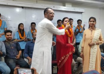 12वीं बोर्ड में कोशी साइंस क्लासेज के छात्र छात्राओं के शत-प्रतिशत सफलता से आह्लालित सीएमडी ने कहा-गरीब बच्चे भी भर सकते हैं सफलता की उंची उड़ान*