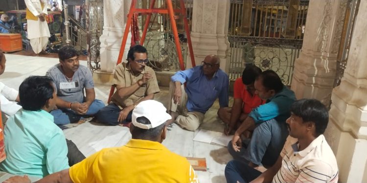 *श्रीश्री 108 वसंती चैती दुर्गा पूजा को ले बैठक आयोजित,भव्य मेला आयोजन को ले लिया कई निर्णय,तन-मन-धन से सहयोग करने की अपील करते हुए कहा- कोविड -19 का रखा जाएगा पूरा ख्याल*