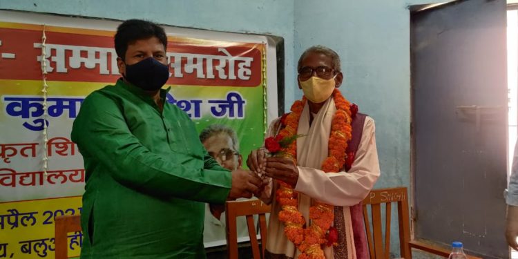 *विदाई सह सम्मान समारोह में भावुक हुए पूर्व नगर सभापति मनोहर कुमार यादव,कहा किसी भी तरह की विदाई सभी के लिए होती है दुखदायी*