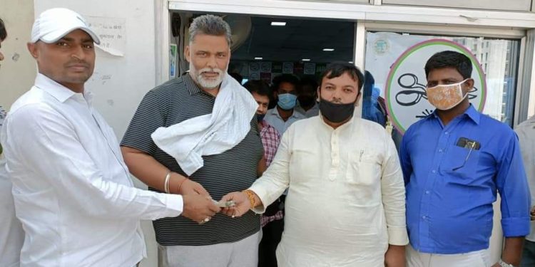 *PMCH, AIIMS, NMCH, IGIMS जैसे अस्पतालों में भर्ती कोरोना पीड़ित मरीजों व उनके परिजनों के लिए जाप के द्वारा लंगर शुरु,जन अधिकार युवा परिषद के प्रदेश अध्यक्ष राजू दानवीर ने की 50हजार की मदद*