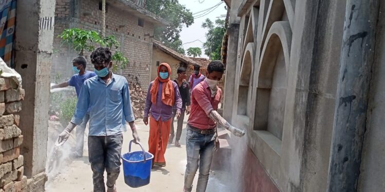 *कोरोना को मात देने के लिए जंग है जारी,इंसानों की तरह-तरह से सेवा कर युवा शक्ति सेवा दल के जाबांज साथी सरकार को देने में लगे हैं सीख*