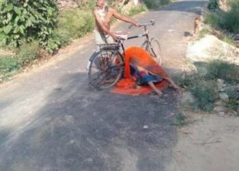 …बस जिंदा रहे इंसानियत, यकीन रखें कि ‘भंवर’ में फंसी ‘इंसान और इंसानियत’ की कश्ती जल्द ही साहिल पर पहुंच जाएगी,डीएम डॉक्टर आलोक रंजन घोष के मार्मिक पोस्ट ने भी इंसानियत को झकझोड़ा, कहा-एक नई उर्जा को करें संचारित*