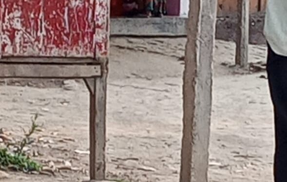 *शुम्भा में कोरोना ने 3-4 की ले ली है जान और दर्जनों हैं संक्रमित,बावजूद इसके सरकारी गाइड लाइंस की रोज उड़ रही है धज्जियां,सुबह से देर शाम तक दुकानें खोलकर दी जा रही है चुनौती*