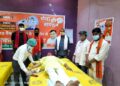 उत्साही भाजपा कार्यकर्ताओं ने रक्तदान कर ‘सेवा ही संगठन’का नारा किया बुलंद,नितिन दहलान हुए सम्मानित,संजय खंडेलिया ने कहा-रक्तदान बचा सकता है जरुरतमंद इंसानों की जान