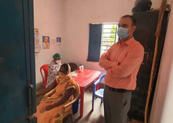 कोविड टीकाकरण कार्यों का डीएम ने किया निरीक्षण, कहा-टीकाकरण को ले बने गंभीर,दुष्प्रचार को करें खारिज*