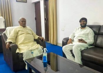 रह-रहकर राजनीतिक तलवार भांजते रहे’हम’ प्रमुख जीतन राम मांझी और नीतीश कैबिनेट के मंत्री मुकेश सहनी के बीच कहीं राजनीतिक खिचड़ी तो नहीं पक रही!कयासबाजियों का दौर जारी