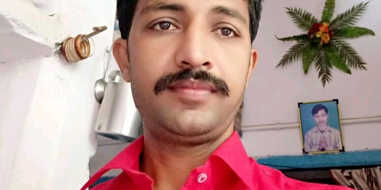 मत्स्यजीवी सहयोग समिति के मंत्री अशोक कुमार उर्फ मुन्ना सहनी की सकुशल बरामदगी को ले संभावित जगहों पर छापेमारी जारी,अपहृत किए जाने की संभावना प्रबल*