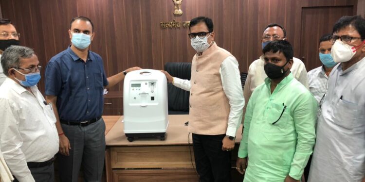 विधायक डॉ.संजीव ने आखिर क्यों कहा कि कोरोना की तीसरी लहर से लड़ाई लड़ने के लिए पहले से रहना होगा पूर्णत:तैयार!विधायक द्वारा लगातार किए जा रहे साकारात्मक कार्यों की खासे है चर्चा