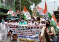 मोदी सरकार के विरोध में कांग्रेसजनों का गुस्सा एक बार फिर आखिर क्यों खाया उबाल!धरना-प्रदर्शन करते हुए उधेड़ कर रख दी बखिया