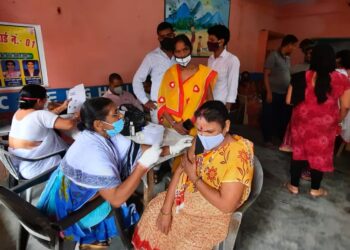 जागरुकता का दिखा खासा असर:वार्ड नं.13में वैक्सीनेशन का लक्ष्य हुआ पूरा,वार्ड पार्षद ने कहा-झांसे में आए बिना सभी के सभी टीका जरुर लगवाएं