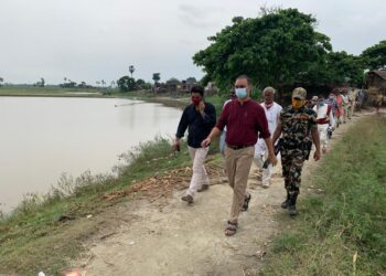 सफल रहा टीकाकरण महा अभियान,हजारों लोगों ने लिया टीका,नाव की सवारी कर बाढ़ प्रभावित इलाका पहुंचे डीएम ने की सभी की हौसला अफजाई, नगर सभापति व नगर पार्षदों ने भी अभियान की सफलता में निभाई सहभागिता,भ्रमण करती रही प्रशासनिक पदाधिकारियों की टोली