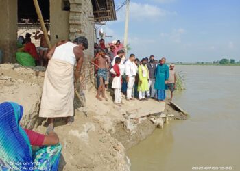 आखिर कब तक बागमती की कोख में समाते रहेंगे गरीबों के आशियाने और तमाशबीन बने रहेंगे विभागीय पदाधिकारी! ग्रामीणों का हाल देख जेडीयू जिलाध्यक्ष का पसीजा कलेजा,त्वरित कदम उठाए जाने का दिया भरोसा