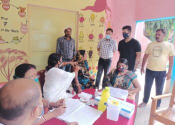 खगड़िया नगर परिषद क्षेत्र को सम्पूर्ण रुप से टीकाकृत किए जाने का अभियान चरम पर,नगर सभापति के नेतृत्व में तमाम नगर पार्षदों ने झोंक दी है पूरी ताकत, ‘शकुन्तला इंटरनेशनल’ पर कल लगेगा सम्पूर्ण टीकाकृत होटल का स्टीकर, डीएम ने जनाबों में भरी थी उमंग की रंग