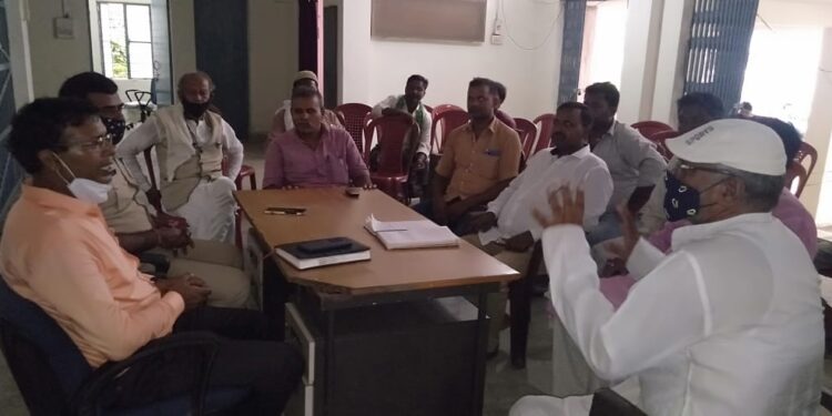 शांति समिति की बैठक में थानेदार तथा सीओ ने कहा-कोई भी पर्व-त्योहार देता है शांति का पैगाम, हर्षोल्लास के साथ बकरीद मनाएं,शराबियों व असमाजिक तत्वों पर रहेगी पुलिस की पैनी