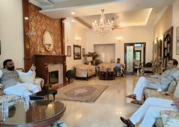 क्या परबत्ता विस में 15वर्षों से जारी ‘आतंक’ का टूटने लगा है तिलिस्म!सांसद चौधरी महबूब अली कैसर ने आखिर क्यों कहा कि खगड़िया में बसती है पंचायती राज मंत्री सम्राट चौधरी की आत्मा!उद्घाटन का बोर्ड बदलने से चर्चाओं का बाजार गरम