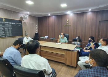 खगड़िया के कप्तान डॉक्टर आलोक रंजन घोष ने तमाम में भरी ऐसी उमंग की रंग,कि सम्पूर्ण जिला टीकाकृत होने का सपना समय से पहले कर लेगा साकार,बैठक सम्पन्न,पढ़ लें पूरी खबर