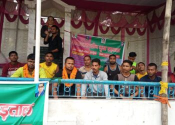 समस्याओं के सलीब पर लटके कोशी महाविद्यालय के छात्र-छात्राओं द्वारा आखिर कब तक किया जाता रहेगा आंदोलन!भूख हड़ताल पर बैठे शिक्षक नेता दूसरे दिन भी रहे भूखे