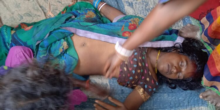 बारिश के कारण भींग चूके थे घर के जलावन,ठ़ढ़े पड़े चूल्हे के लिए जलावन इकट्ठा करने बहियार गई अमेरिका देवी को सर्प ने बनाया शिकार,मौत के बाद मचा कोहराम