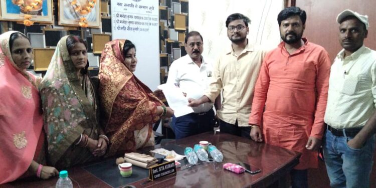 सशक्त स्थाई समिति की बैठक में डिलक्स शौचालय निर्माण की मिली स्वीकृति, जननायक कर्पूरी ठाकुर कल्याण छात्रावास के भवन निर्माण के बावत प्रस्तावित भूमि के हस्तांतरण पर हुआ विचार,अनुकम्पा के आधार पर अमरेश ठाकुर को नगर सभापति सीता कुमारी ने दिया नियोजन पत्र