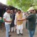 सदर विधायक छत्रपति यादव ने डीएम डॉक्टर आलोक रंजन घोष को आखिर क्यों बताया समाज का नूर-ए- नजीर!प्राथमिक शिक्षक संघ के जिलाध्यक्ष मनोज कुमार को भी बताया समाज का सारथी,कहा-समाज के प्रति समर्पण का अलग ही है मजा,कोरोना से लड़ने के लिए एकजुटता जरुरी