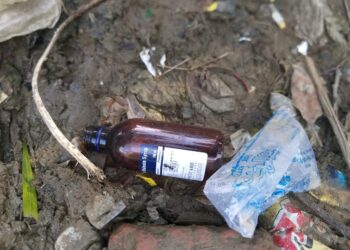 आखिर कब तक होता रहेगा शराब के साथ-साथ स्मैक व गांजे का कारोबार और युवावर्ग होता रहेगा बर्बाद!स्मैक मार्केटिंग का नया फंडा:पांच युवाओं को लाओ और तुम फ्री में स्मैक पाओ,किया विरोध तो संगठित गिरोह के सितम का होना पड़ेगा शिकार