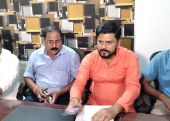 सदर विधायक और नगर पार्षदों के बीच आखिर क्यों हो रहा तकरार,नगर परिषद के नगर पार्षदों ने विधायक पर लगाया गैर जिम्मेदार होने का आरोप,कहा-अपनी नाकामियां छिपाने के लिए विधायक कर रहे हैं जनता को गुमराह