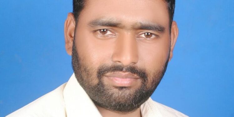 मानसी बाजार में सार्वजनिक शौचालय का निर्माण नहीं होने से राहगीर परेशान,जाप युवा परिषद के जिलाध्यक्ष अभय कुमार गुड्डू ने डीएम-एसडीओ से की सार्वजनिक शौचालय निर्माण की मांग