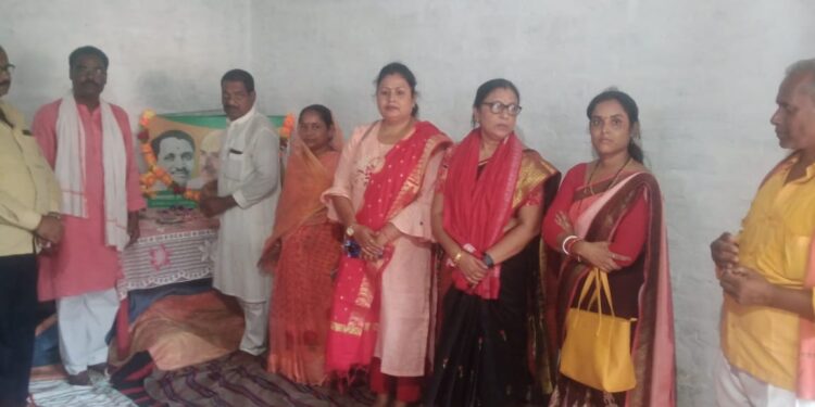 बच्चों के परवरिश को ले घर की दहलीज लांघकर पुरुषों की बराबरी कर रही महिलाओं को भाजपा ने किया सम्मानित,पीएम नरेन्द्र मोदी के जन्मोत्सव व उनके दो दशक के सफल कार्यकाल के उपलक्ष्य में जगह-जगह हो रहा कार्यक्रम का आयोजन, आगामी 7अक्टूबर तक आयोजित होंगे विभिन्न कार्यक्रम,निर्वतमान विधान पार्षद ने कहा-नए भारत के शिल्पीकार हैं हमारे प्रधानमंत्री