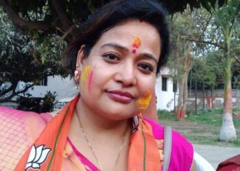 नगर पार्षद सह भाजपा नेत्री मीना देवी उर्फ मीना खंडेलिया ने दिया इस्तीफा, आया राजनीतिक भूचाल, नगर परिषद की कार्यशैली को ले दिखाई गंभीर नाराजगी, कहा-नगर की दुर्दशा के लिए बोर्ड का सदस्य होने के नाते ली नैतिक जिम्मेदारी