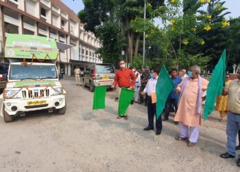 रबी महोत्सव प्रचार रथ को डीएम ने हरी झंडी दिखाकर किया रवाना, किसानों को कृषि विभाग की विभिन्न योजनाओं से अवगत कराते हुए वातावरण प्रदूषित होने से बचाने का सिखाया जाएगा मूलमंत्र