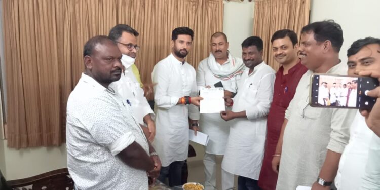 लोजपा(रामविलास)की स्थापना दिवस को ले कार्यकर्ताओं में खासे उत्साह, तैयारियों को ले जिलाध्यक्ष ने बुलाई बैठक,मंत्रणा 23को