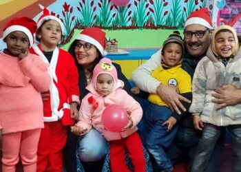 हो रही थी चॉकलेटों की बरसात,उत्साहित दिख रहे थे बच्चे, नजारा था किड्जी प्रीस्कूल का