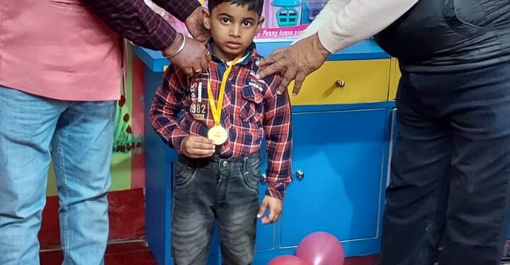 खेल-खेल में नन्हें बच्चों को मिल रही तालीम,शिक्षा व संस्कार से लबरेज हो रहे हैं किड्जी प्रीस्कूल के बच्चे
