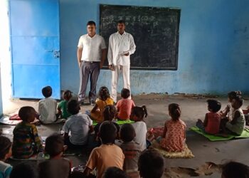अनुमंडल लोक शिकायत निवारण पदाधिकारी के औचक निरीक्षण से भ्रष्ट कर्मियों के बीच हड़कंप, शुंभा पंचायत में मिली कई तरह की अनियमितताएं