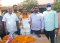 नेशनल फुटबाॅल प्रतियोगिता में खेल चुकी अंजलि को शिक्षक नेताओं ने किया सम्मानित,बच्चों को पढ़ाई के साथ-साथ खेल के प्रति भी प्रेरित करना जरुरी:मनोज कुमार