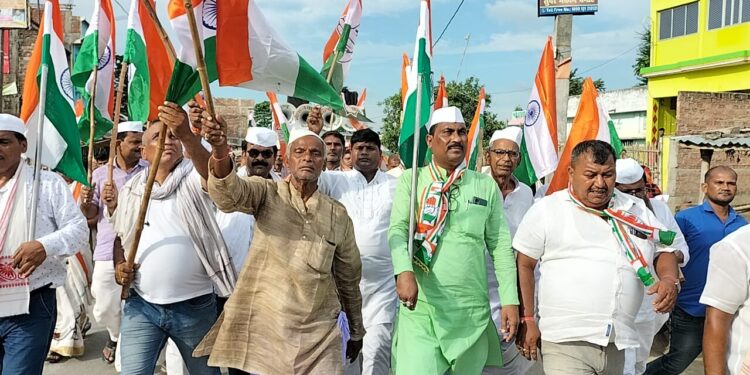 झूठ और जुमलेबाजी में अव्वल है केन्द्र सरकार, पदयात्रा और नुक्कड़ सभा कर कांग्रेस जनों ने उधेड़ी केन्द्र सरकार की बखिया