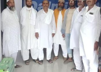 महागठबंधन की सरकार बनने पर राजद कार्यकर्ताओं ने मनाया जश्न,कहा-कफन में भी जेब तलाशती फिर रही है मोदी सरकार