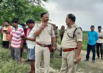 अपराधियों ने ट्रक चालक तथा उपचालक को सुलाई मौत की नींद,शव बरामद कर पड़ताल में जुटी पुलिस,ट्रक भी बरामद