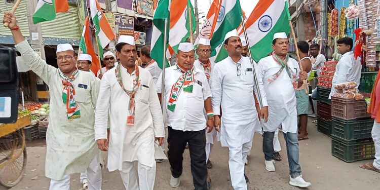 शहीदों के सर्वोच्च बलिदान को याद करने के लिए निकाली आजादी की गौरव यात्रा,कांग्रेसजनों ने केन्द्र सरकार को जमकर कोसा,कहा- 2024 में उखाड़ फेंके मोदी सरकार