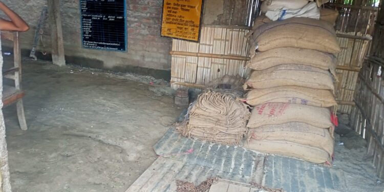 उपभोक्ताओं का अनाज डकार जाते हैं डीलर, पिरनगरा पंचायत के डीलरों की मनमानी चरम पर